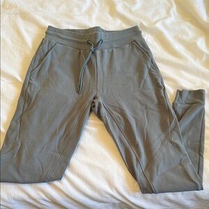 Men's M Alphalete Joggers